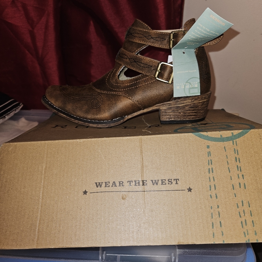 Western ankle boots